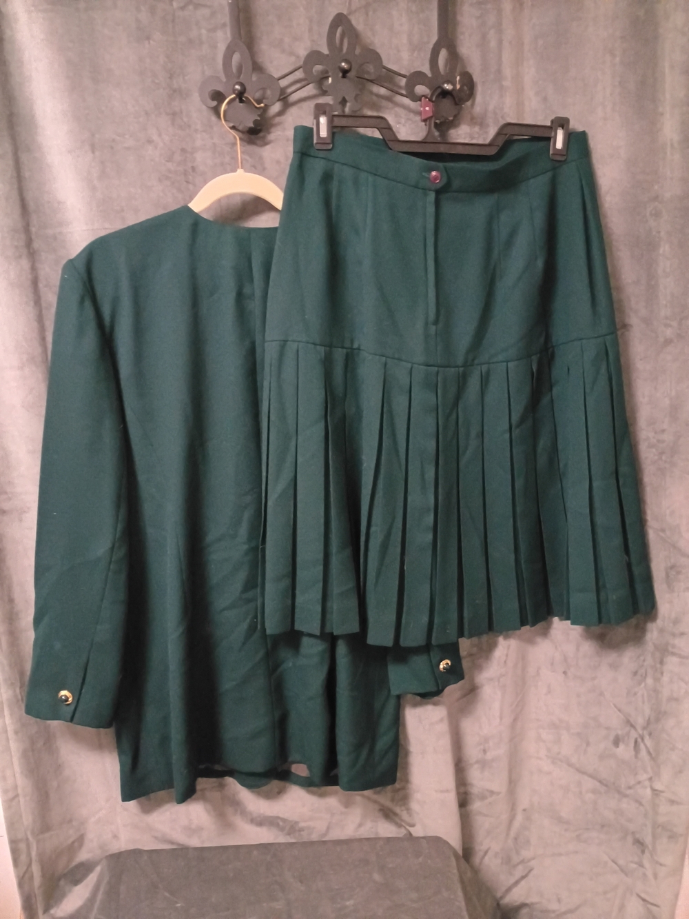 Vintage Teal Liz Claiborne 2 Piece Skirt Suit With Pleated Skirt Size 16 P2P 21 - Picture 8 of 12